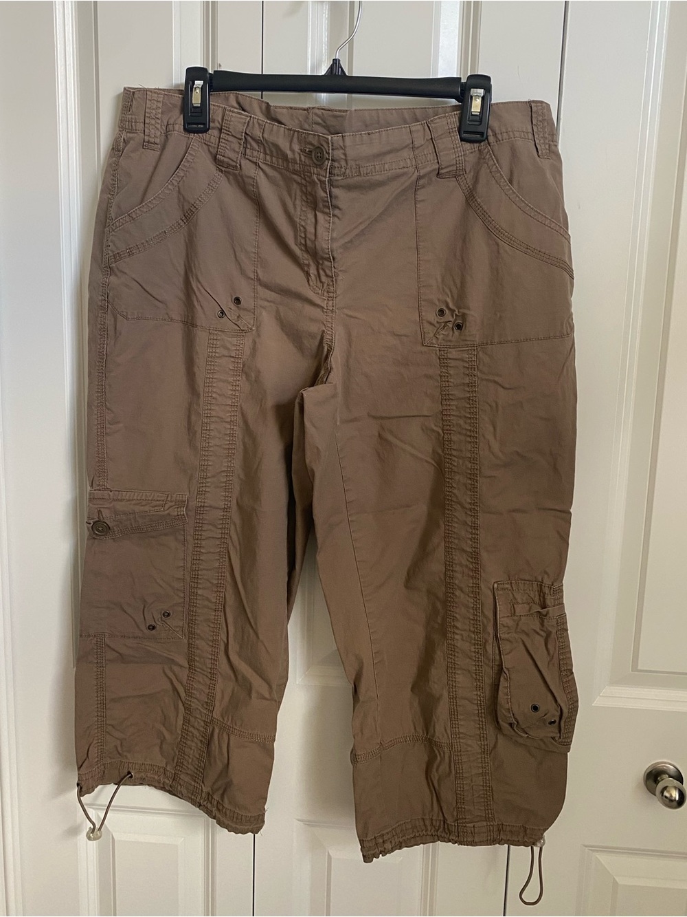 Style & Co. Brown Cargo Capris